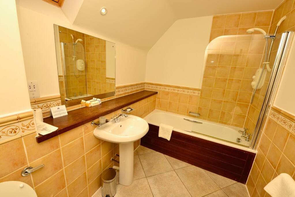 Ryder Cup Lodge Duchally - Free Access To Leisure Club Swimming Pool Hot Tub Steam Room - Starlink Satellite Internet - Sky Glass Now Dog Friendly For 2025 Auchterarder Exterior photo